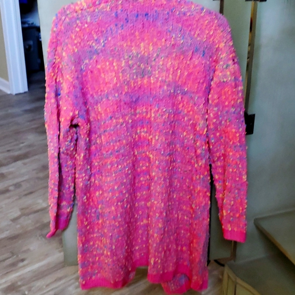 Cardigan never worn - Picture 2 of 2